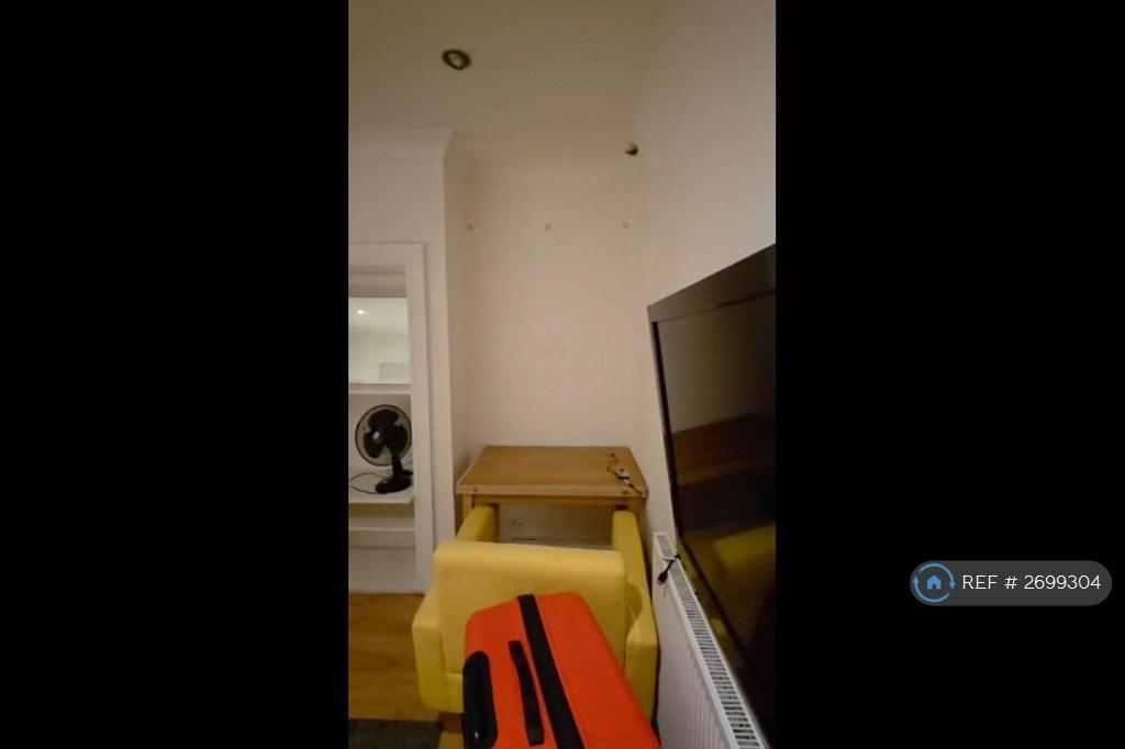 House in London - View 5
