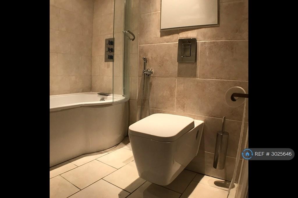 Apartment in Ponders End, Enfield - View 5