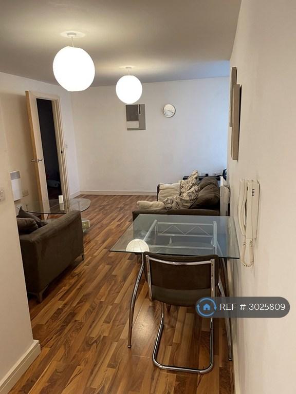 Apartment in Manchester, First Street, City Centre - View 2
