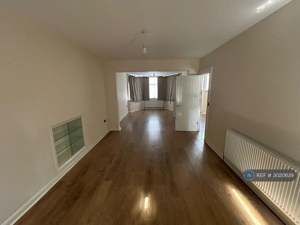 House in Edgware - View 2