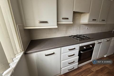 3 bedroom terraced house to rent, Signals Drive, Coventry, CV3