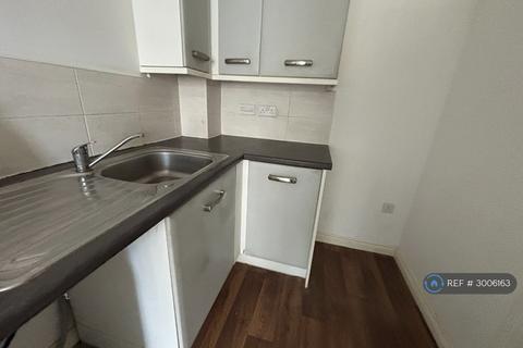 3 bedroom terraced house to rent, Signals Drive, Coventry, CV3
