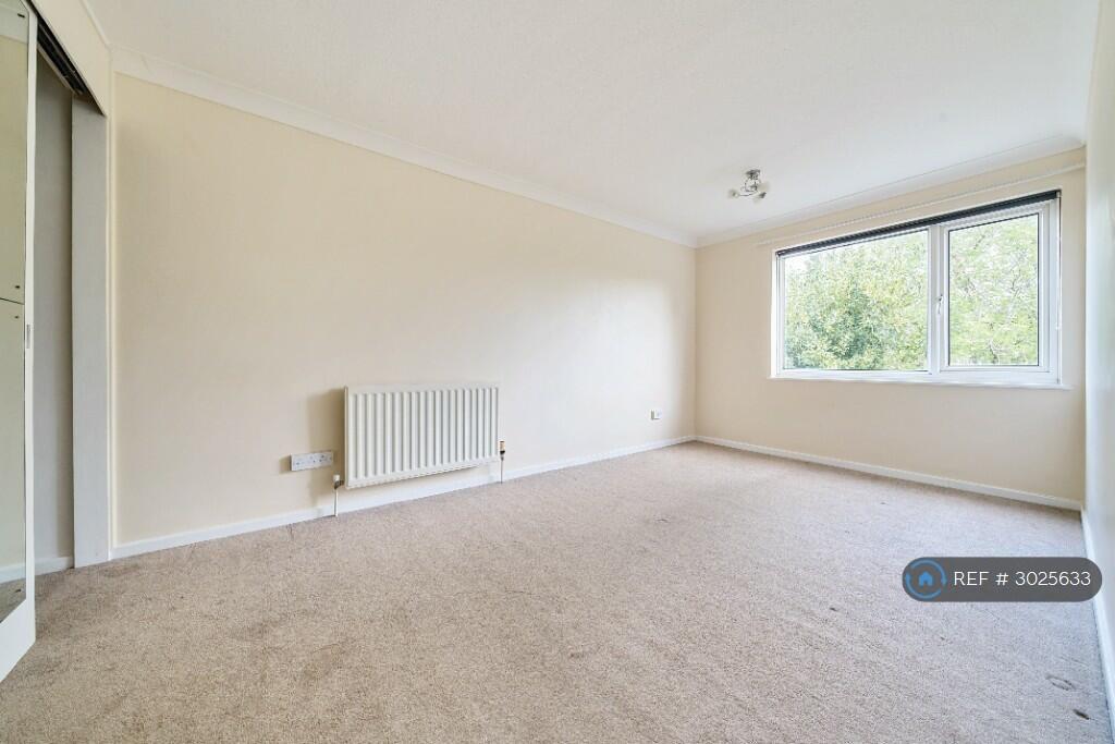 House in Cambridge, Cherry Hinton - More