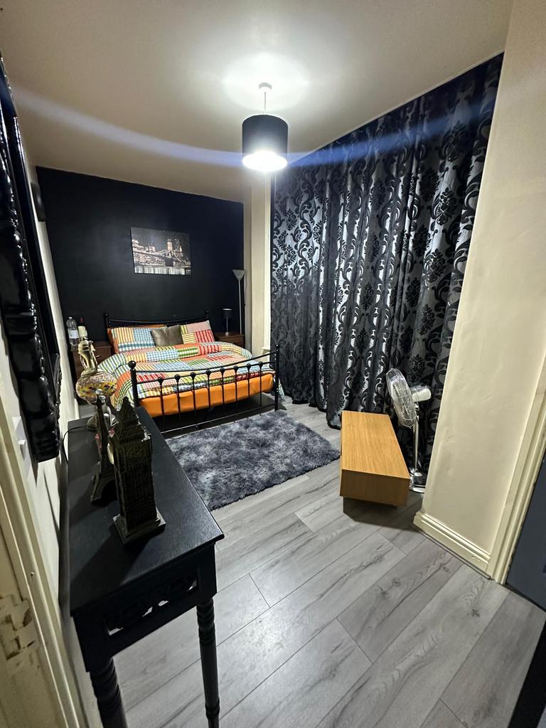 Apartment in Smethwick - View 5