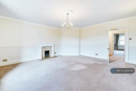 3 bedroom flat to rent, Pittville Circus Road, Cheltenham, GL52