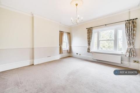 3 bedroom flat to rent, Pittville Circus Road, Cheltenham, GL52