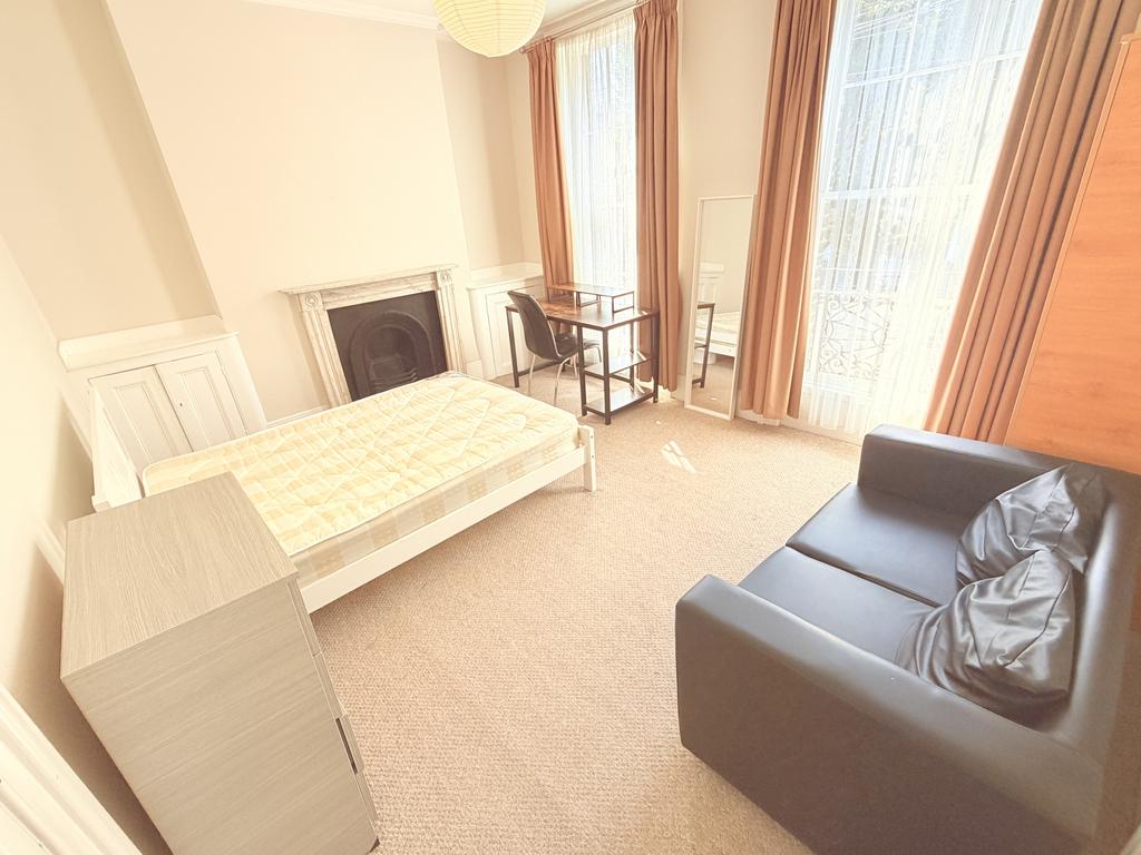 Apartment in Angel - View 2