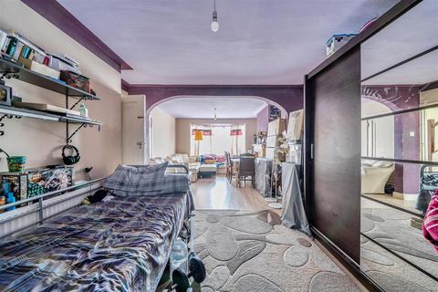 3 bedroom semi-detached house for sale, Basing Hill, Wembley