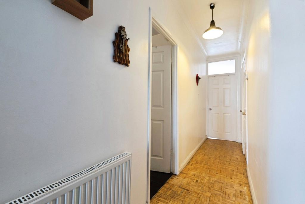 Apartment in Ilford - View 2