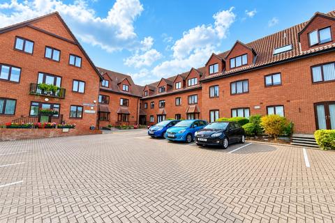 1 bedroom retirement property for sale, Chelmsford Road, Shenfield