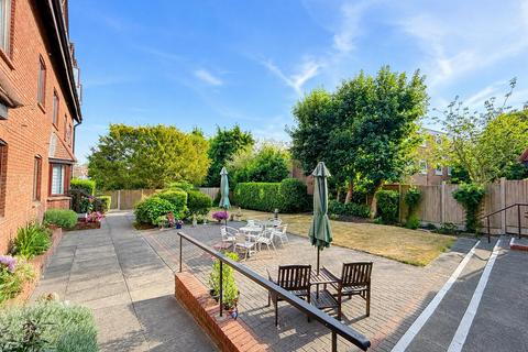 1 bedroom retirement property for sale, Chelmsford Road, Shenfield