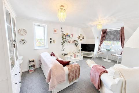 1 bedroom retirement property for sale, Chelmsford Road, Shenfield