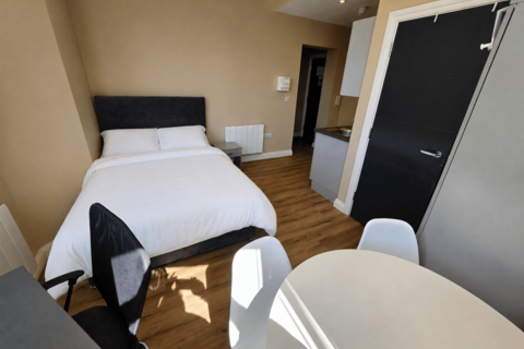 Studio to rent, Darbishire House, 293a Upper Brook Street, Manchester. M13 0FW