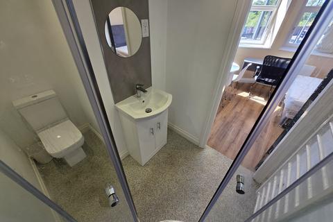 Studio to rent, Darbishire House, 293a Upper Brook Street, Manchester. M13 0FW