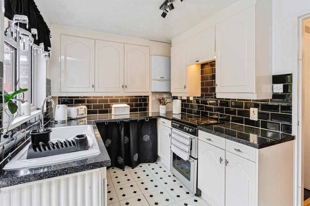 House in Burgess Hill, World's End - View 2