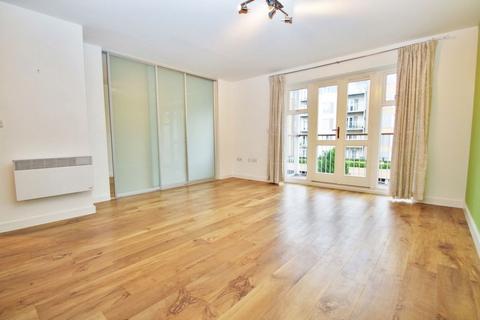 1 bedroom apartment to rent, Park Lodge Avenue, Kensington House, UB7
