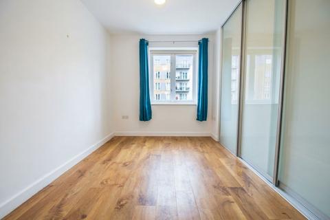 1 bedroom apartment to rent, Park Lodge Avenue, Kensington House, UB7