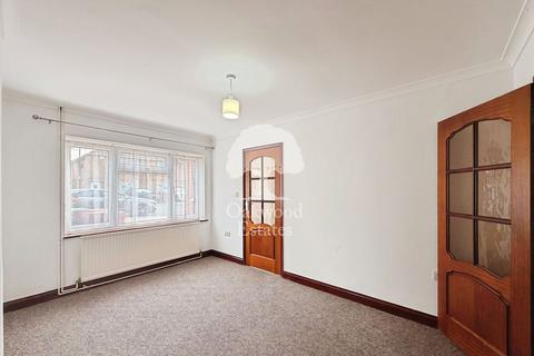 5 bedroom semi-detached house to rent, Norfolk Avenue, Slough SL1