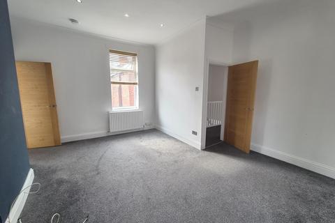 2 bedroom flat to rent, Cantebury Street, South Shields, NE33