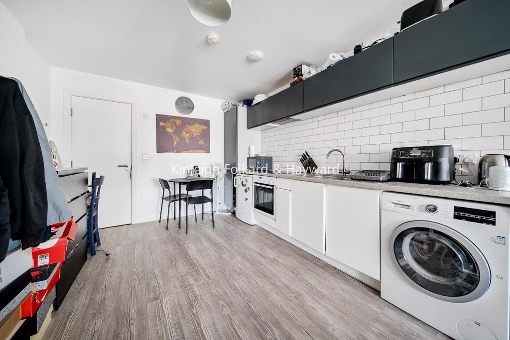 House in Bromley - View 2