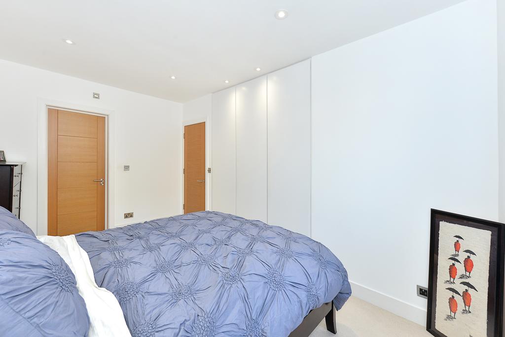 Apartment in London - View 5