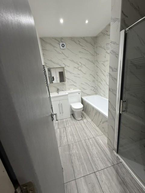 Apartment in Welling - View 2