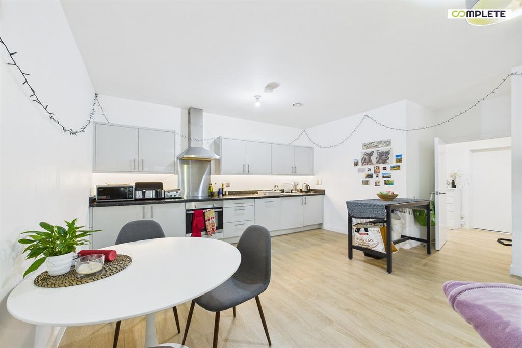 Apartment in Manchester - View 3