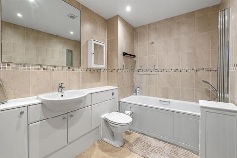 2 bedroom retirement property for sale, EPSOM ROAD, LEATHERHEAD, KT22