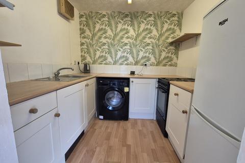 2 bedroom flat for sale, Howdale Road, Hull, HU8