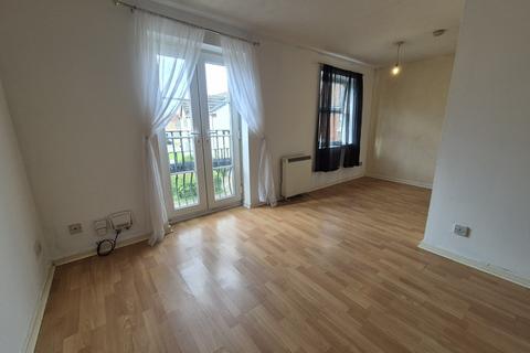 2 bedroom flat for sale, Howdale Road, Hull, HU8