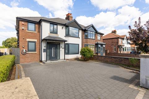 4 bedroom semi-detached house to rent, Altrincham Road, Brooklands, M23