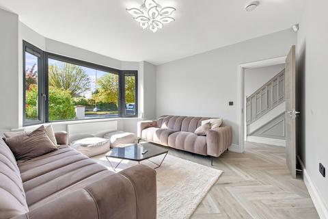 4 bedroom semi-detached house to rent, Altrincham Road, Brooklands, M23