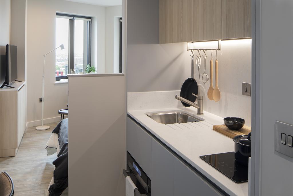 Apartment in Croydon - View 3