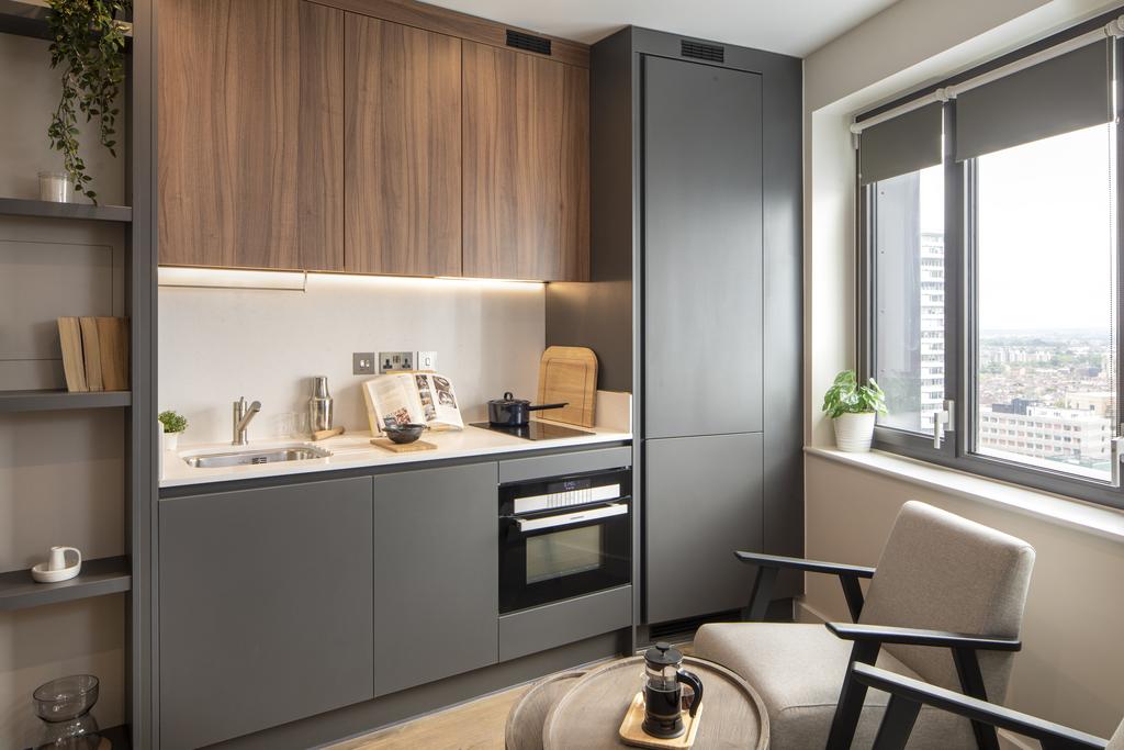 Apartment in Croydon - View 5