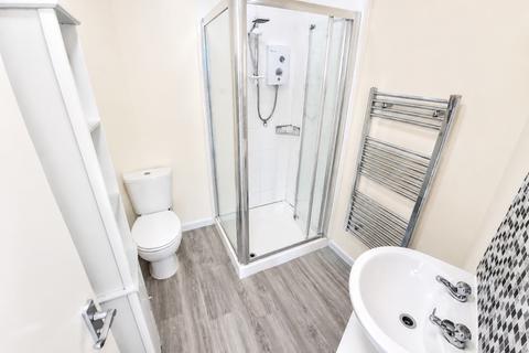 2 bedroom flat to rent, Red Bank Road, Bispham, Blackpool, FY2