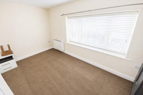 2 bedroom flat to rent, Red Bank Road, Bispham, Blackpool, FY2