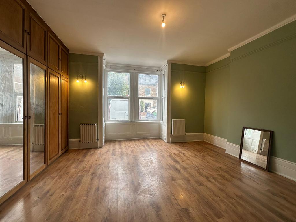 Apartment in London - View 2