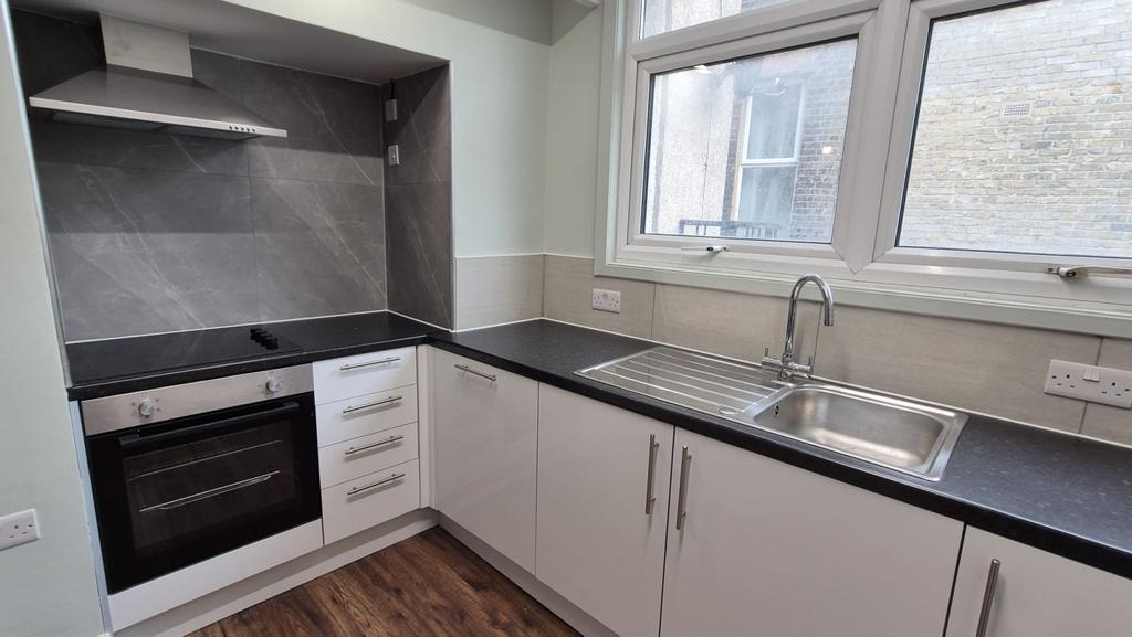 Apartment in London - View 5