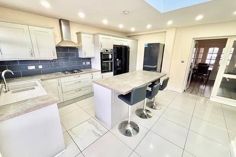 6 bedroom house to rent, Reede Road, Dagenham, RM10