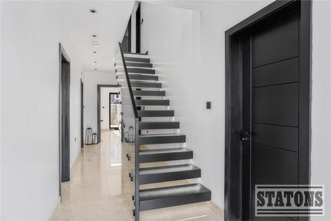 6 bedroom detached house for sale, Plough Hill, Cuffley, Potters Bar, Hertfordshire, EN6