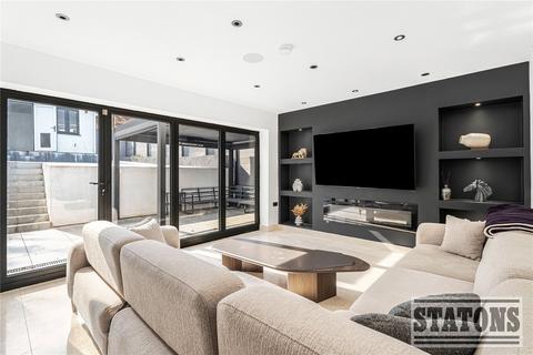 6 bedroom detached house for sale, Plough Hill, Cuffley, Potters Bar, Hertfordshire, EN6