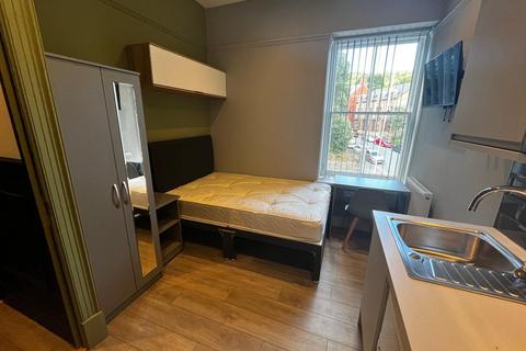 1 bedroom house to rent, Walter Road, City Centre, Swansea