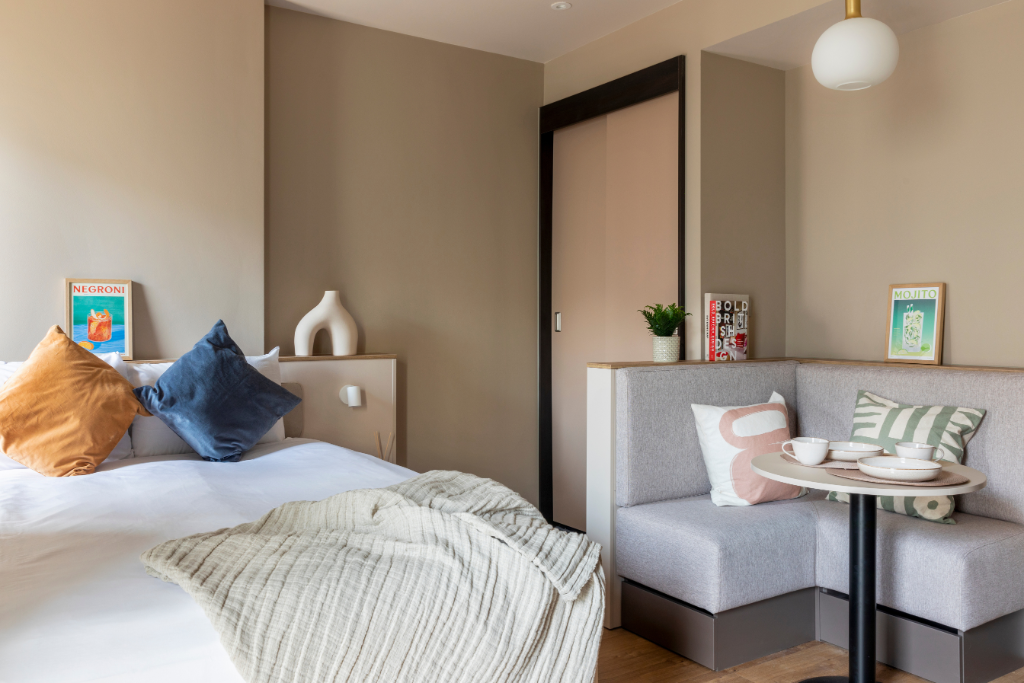Apartment in Wembley, London - View 4