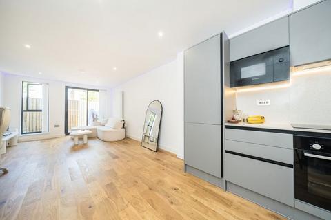 1 bedroom flat for sale, Longley Road, London SW17