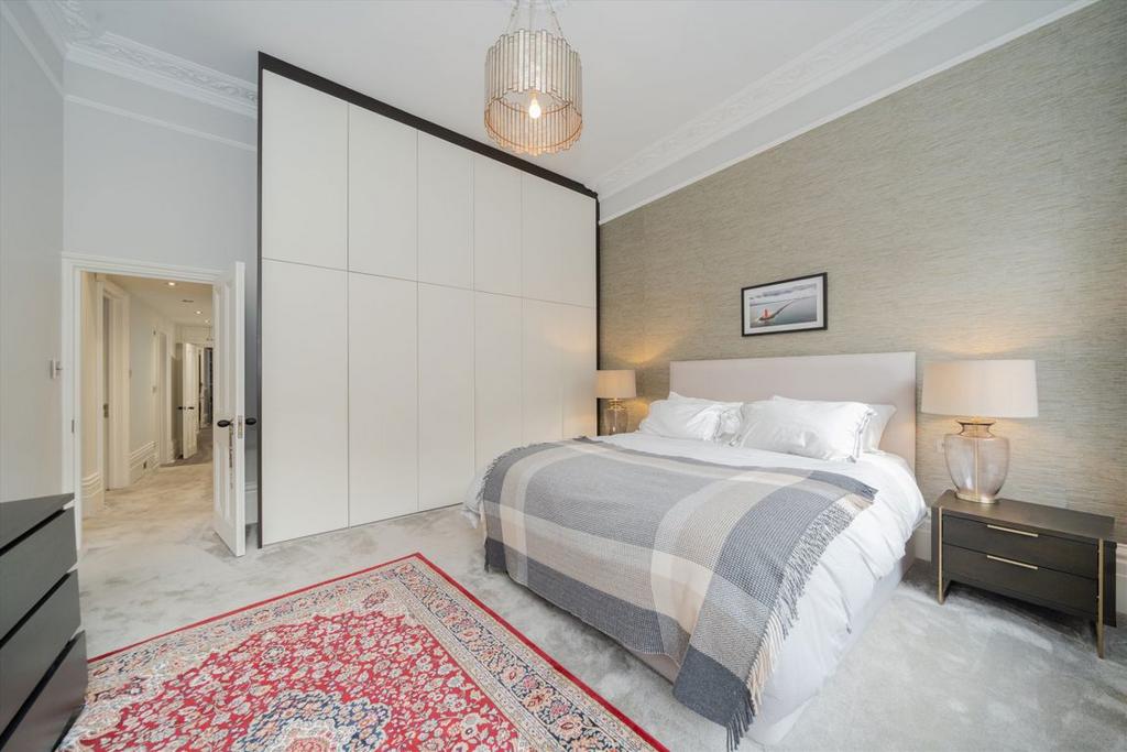 Apartment in London - View 5