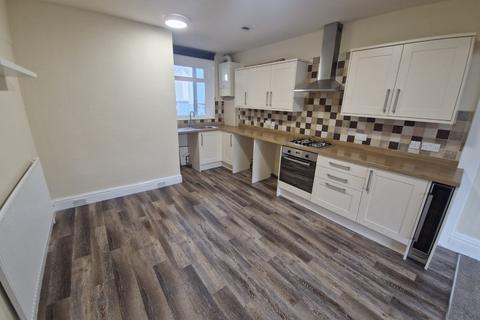 2 bedroom flat to rent, Red Bank Road, Bispham, Blackpool, FY2