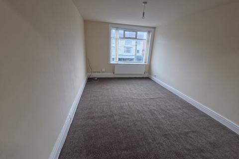 2 bedroom flat to rent, Red Bank Road, Bispham, Blackpool, FY2
