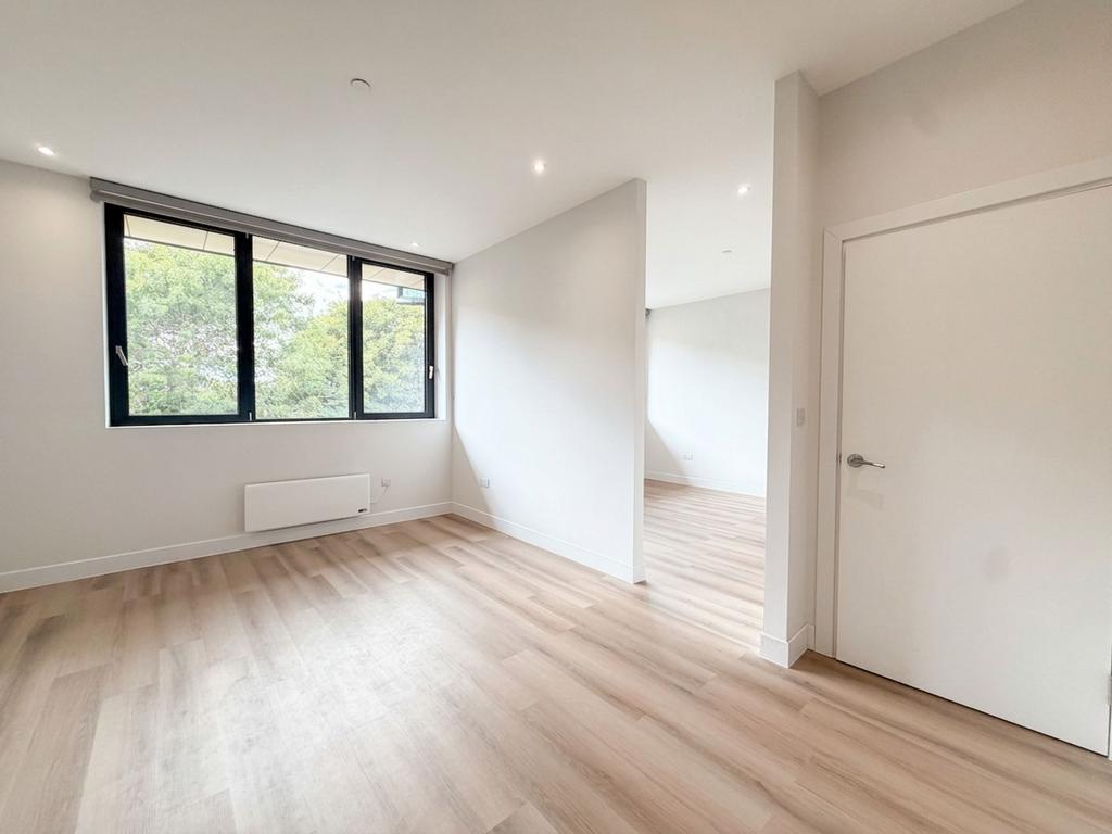 House in Greater London - View 2