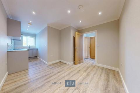 1 bedroom apartment to rent, Lea Bridge Road, Leyton E10
