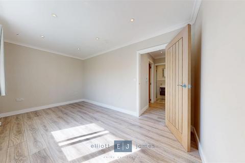 1 bedroom apartment to rent, Lea Bridge Road, Leyton E10